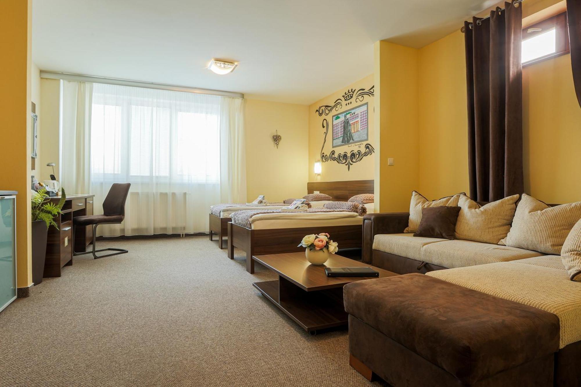 Grand Hotel Senica, Garni Eksteriør bilde