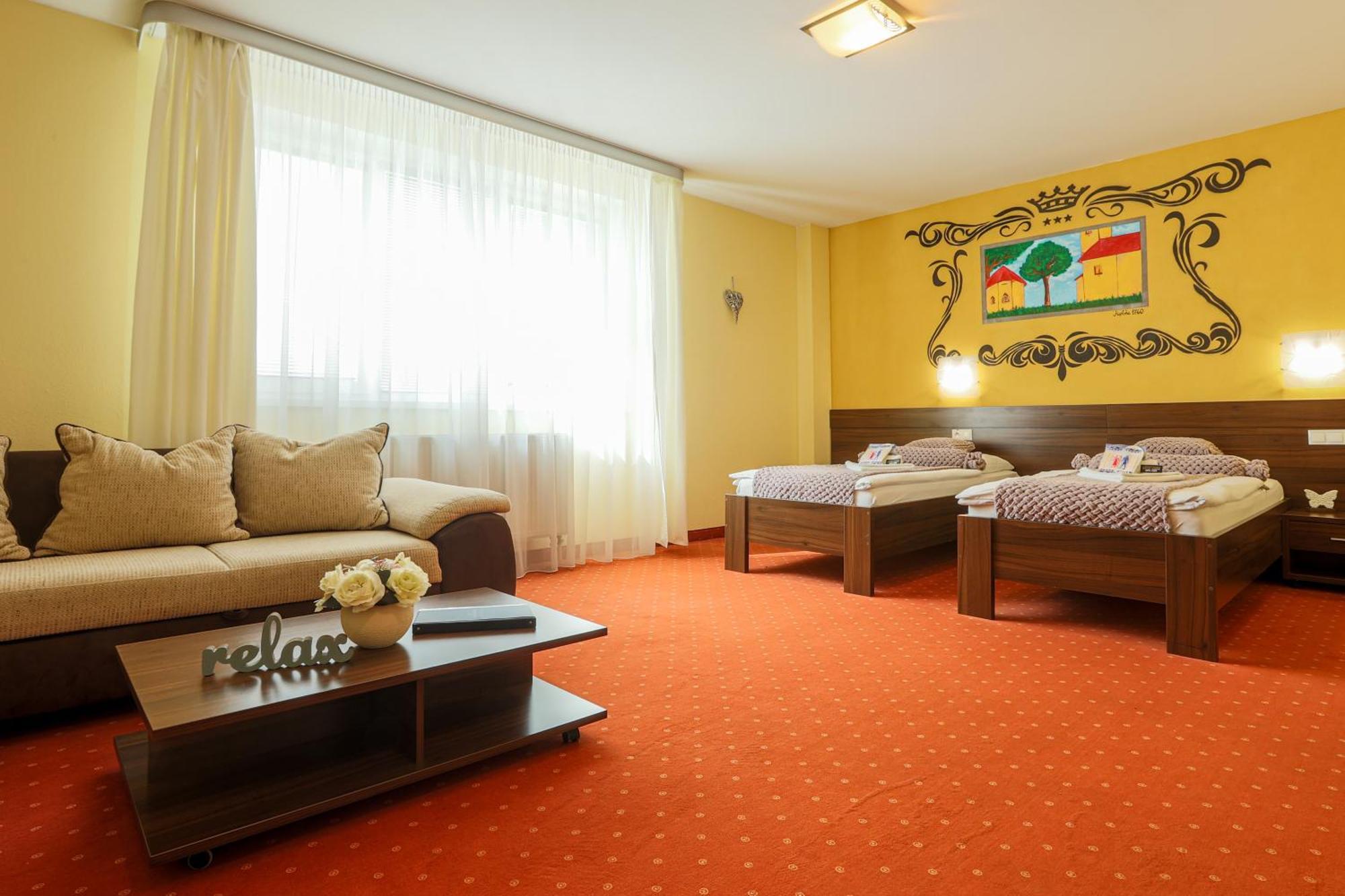 Grand Hotel Senica, Garni Eksteriør bilde